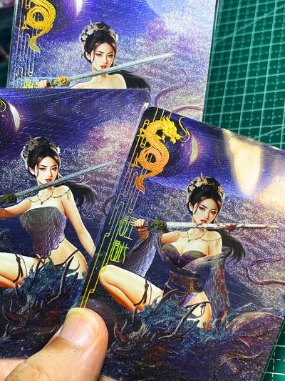 显眼宝23期 都是自己玩的卡 - 卡颜月色卡牌  原创龙之九子系列人物艺术卡，睚眦共3张   粗闪烫金   大卡尺寸  63*88