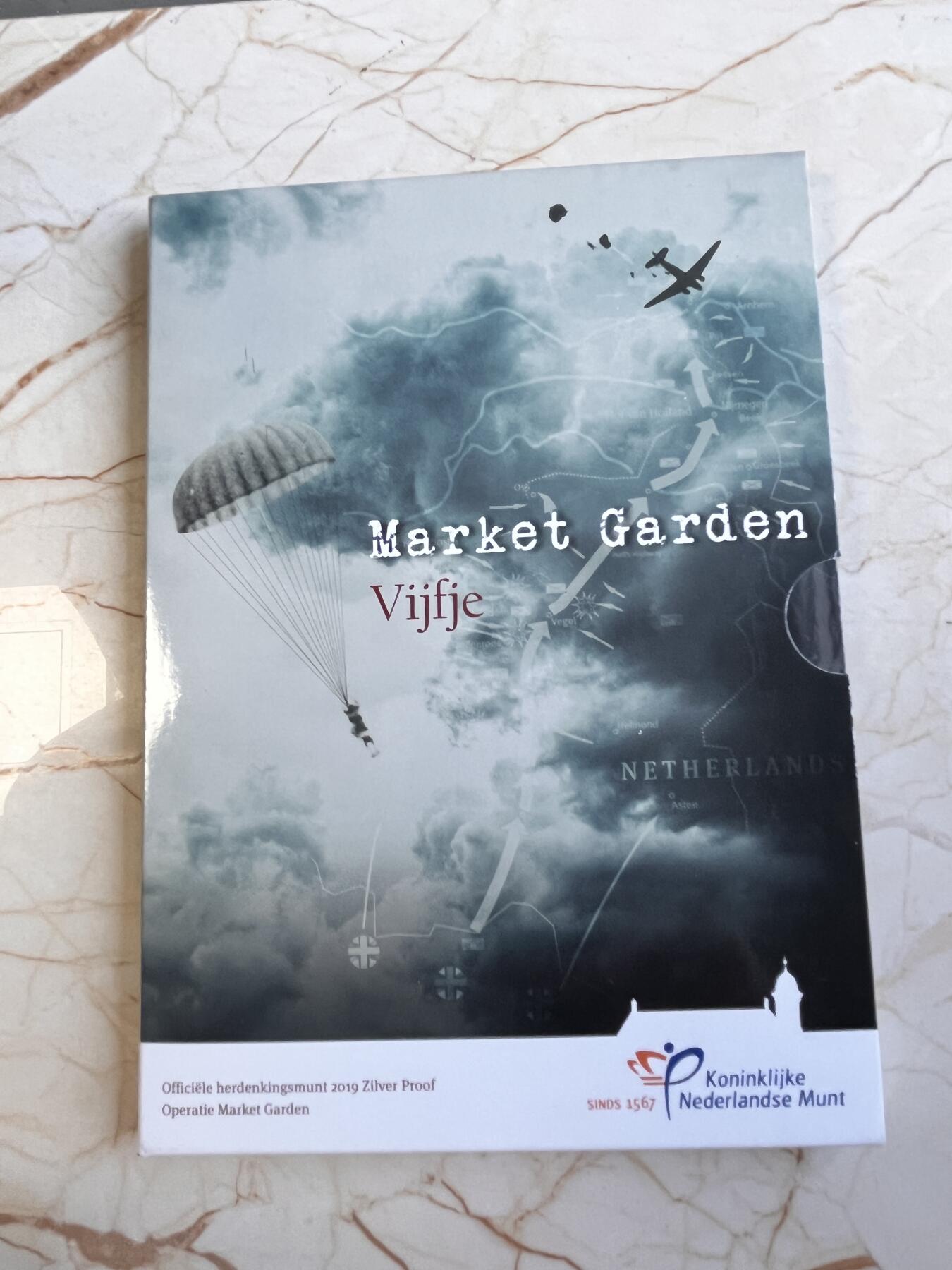 第166期拍卖【长期征集拍品】 卡装荷兰2019年二战市场花园空降行动精制银币，925银，15.5克，发行4500枚