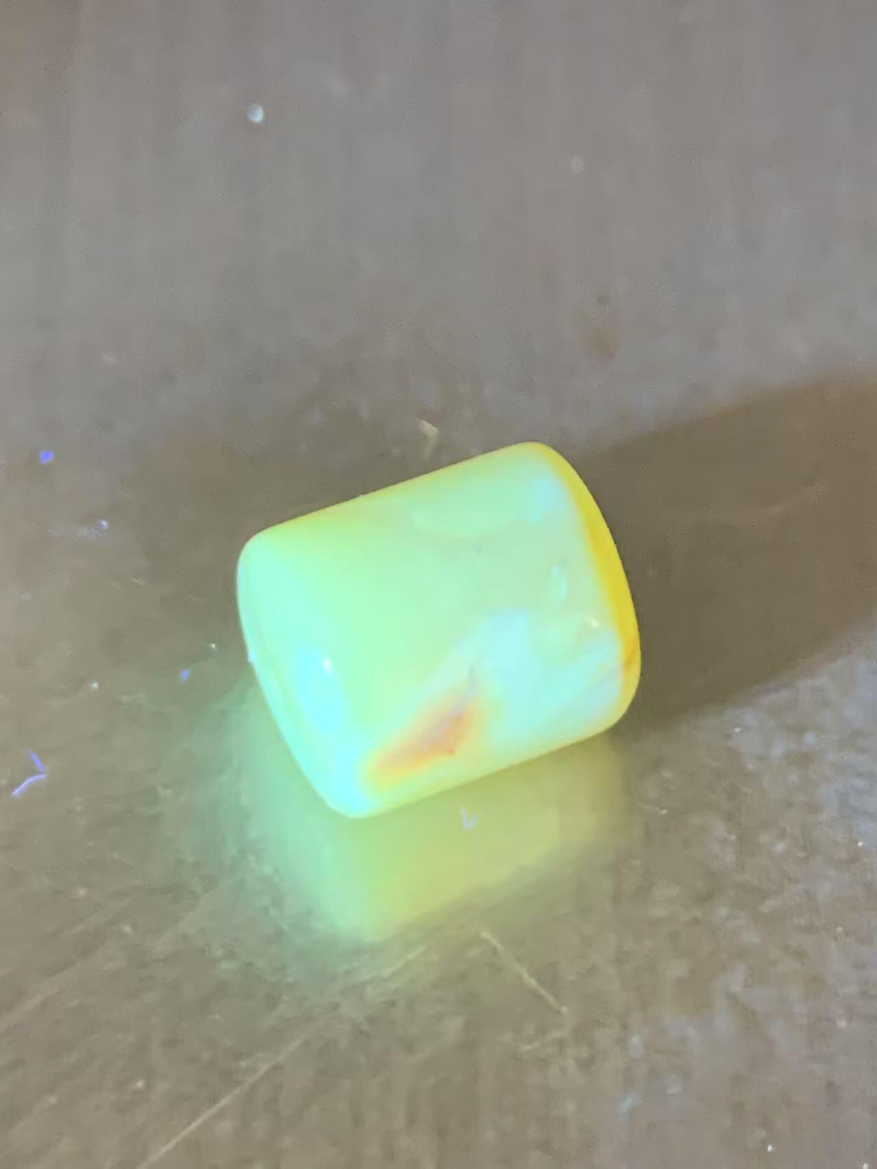 天然乌克兰原矿蜜蜡随形桶珠一颗！