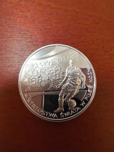长老汇蛇年精选第二十三场拍卖 2002波兰世界杯10兹罗提精制银币