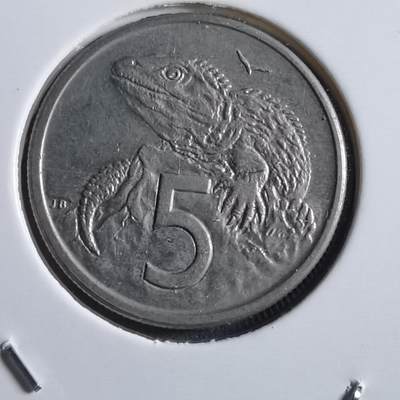沼泽如烟--第781场 - 新西兰1982年五分