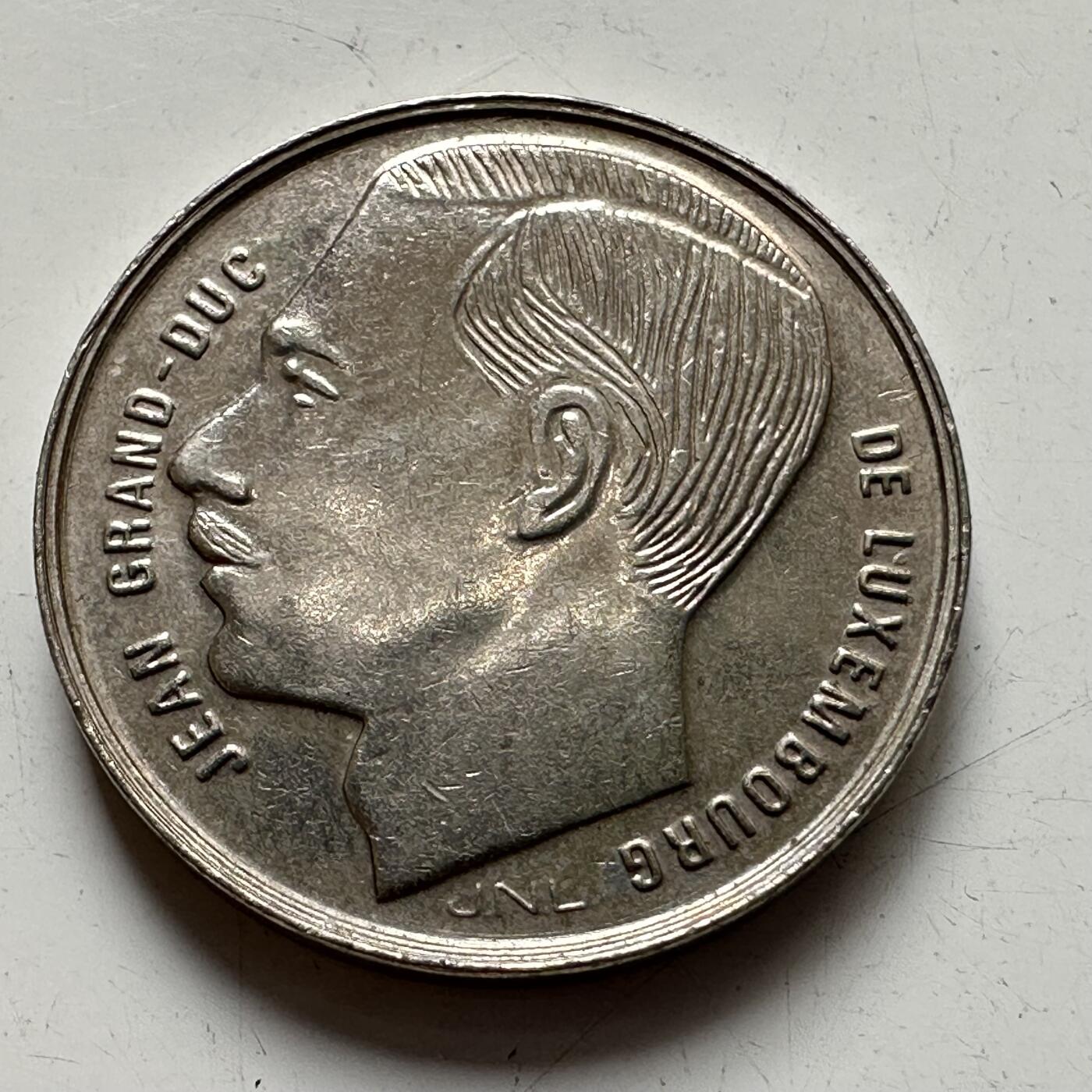 🌹外币初藏🌹🐯2025年第77场  每周二四六晚8️⃣点 接代拍 卢森堡1988年一法郎