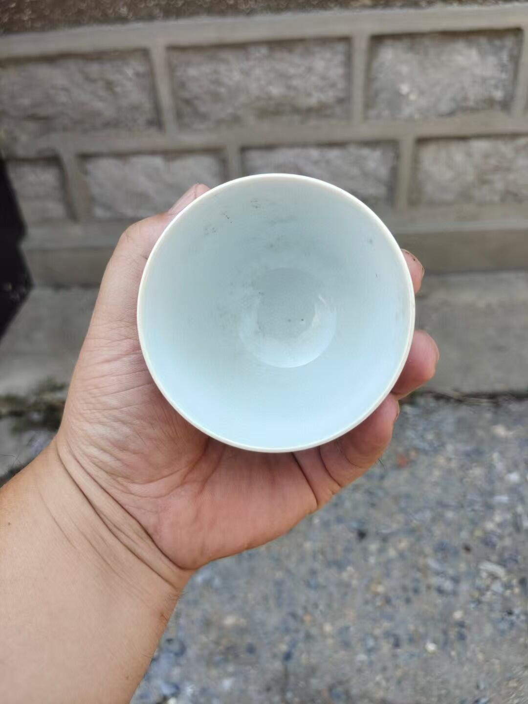 清末民国斗彩杯子一个，画工好，瓷好，完整漂亮