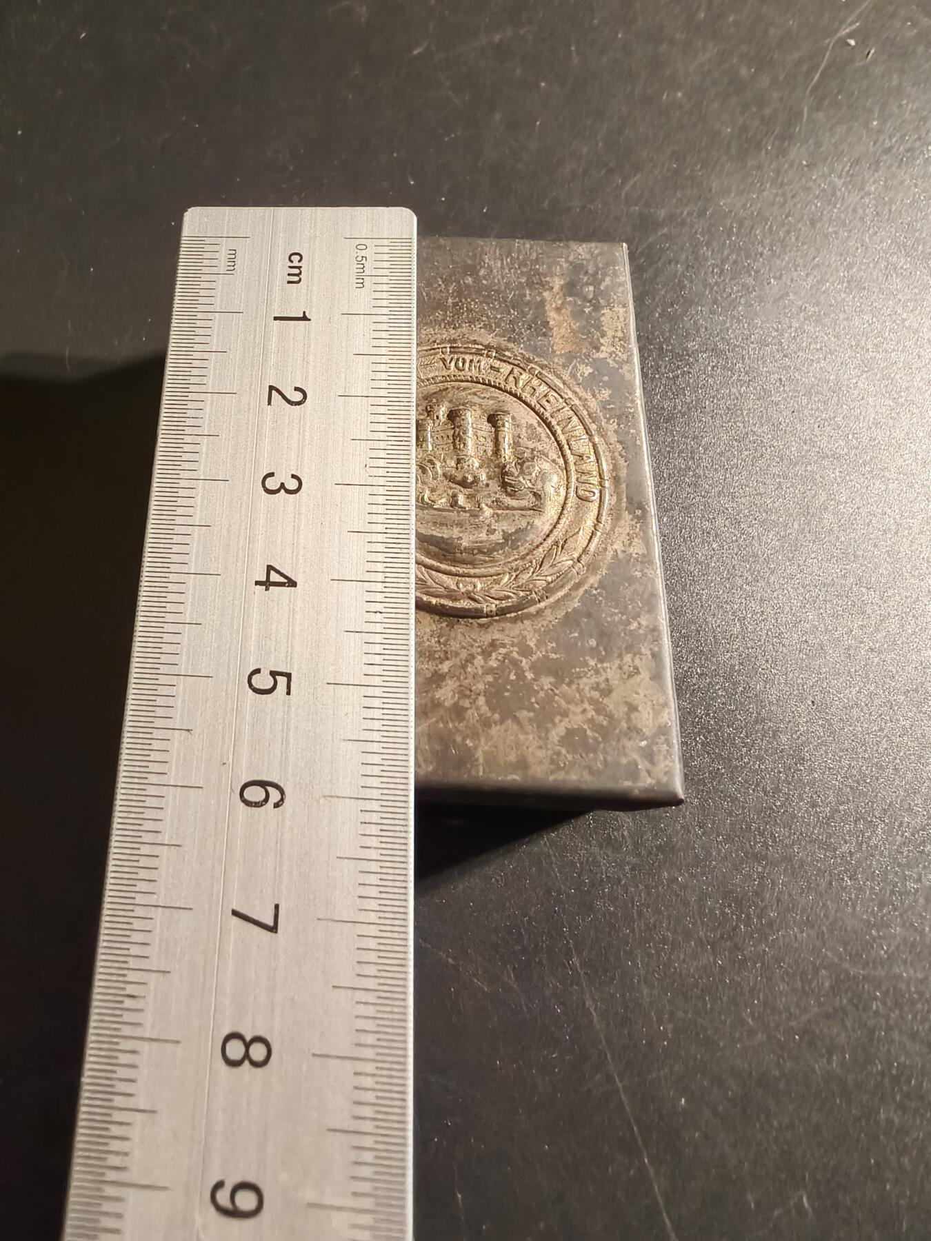 老王徽章第135期 德国烟盒    尺寸58×38×17mm