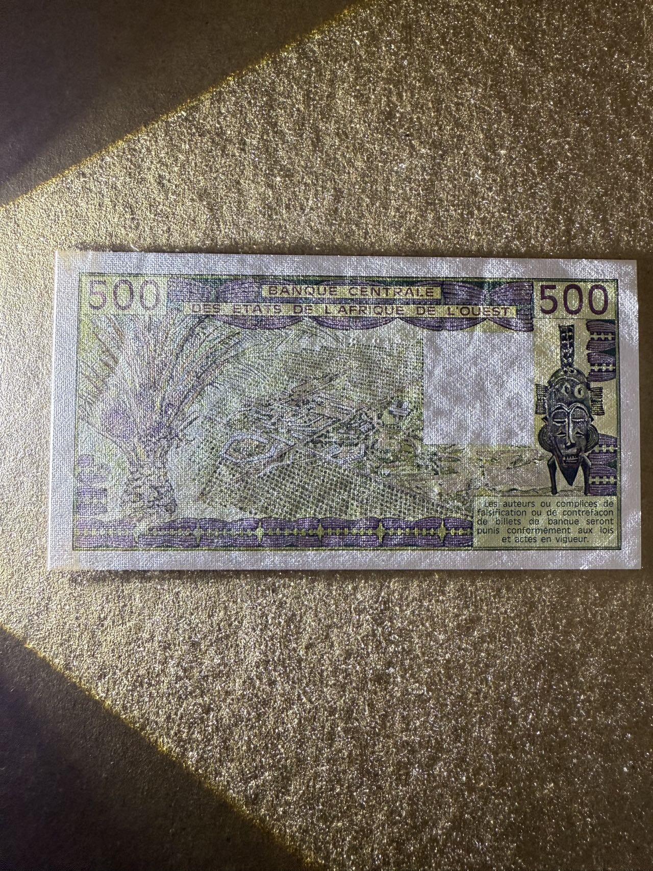 【炜奕收藏】，第三十九期 西非国家联盟字母T多哥500法郎，UNC-品相，轻微点钞痕
