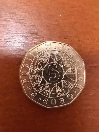 长老汇蛇年精选第二十三场拍卖 2012奥地利维也纳爱乐乐团200周年5欧元9边形铜币，正面维也纳金色音乐大厅