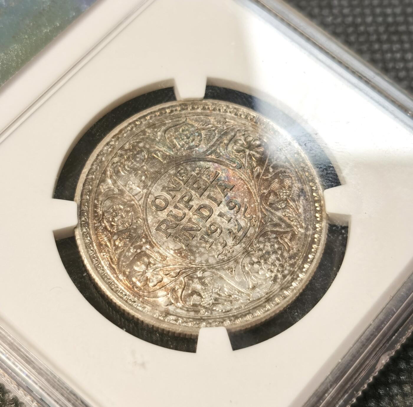  甄臻铺-世界币章拍卖（第25期），送拍享返佣金等优惠多多 NGC-MS62 英属印度 1919年 1卢比 C版 银币 彩色包浆 幻彩少见