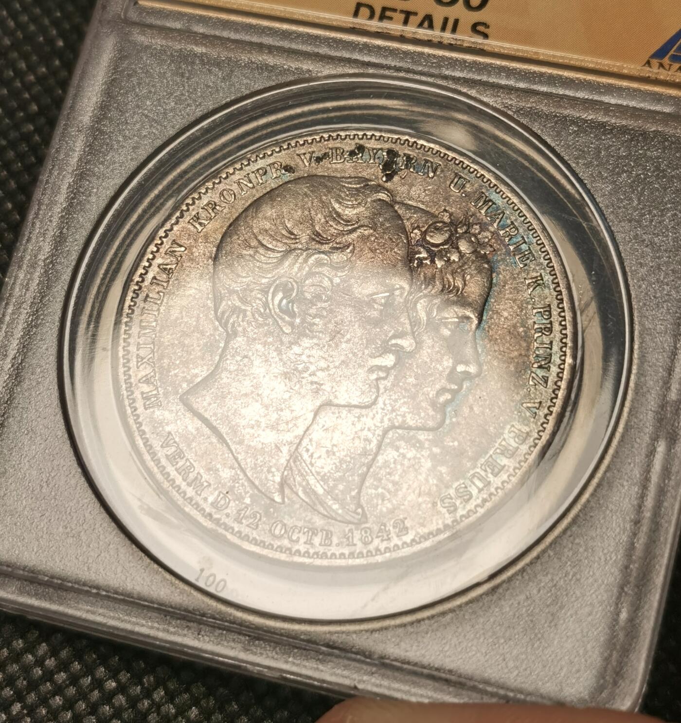  甄臻铺-世界币章拍卖（第25期），送拍享返佣金等优惠多多 ANACS-AU50 1842年巴伐利亚马克西米利安王储大婚纪念2泰勒，墨绿色炫彩透出幽静的感觉，老黄盒子