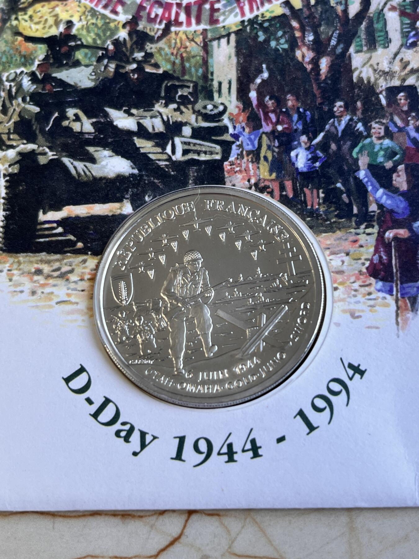 第166期拍卖【长期征集拍品】 获奖法国1993年二战系列诺曼底登陆纪念银币首日封，900银，22.2克，获克劳斯大奖赛年度最佳历史意义币