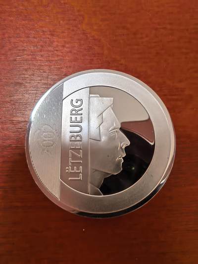 长老汇蛇年精选第二十三场拍卖 2002卢森堡欧洲法院25欧元精制银币，22.85克925银，克书100美金