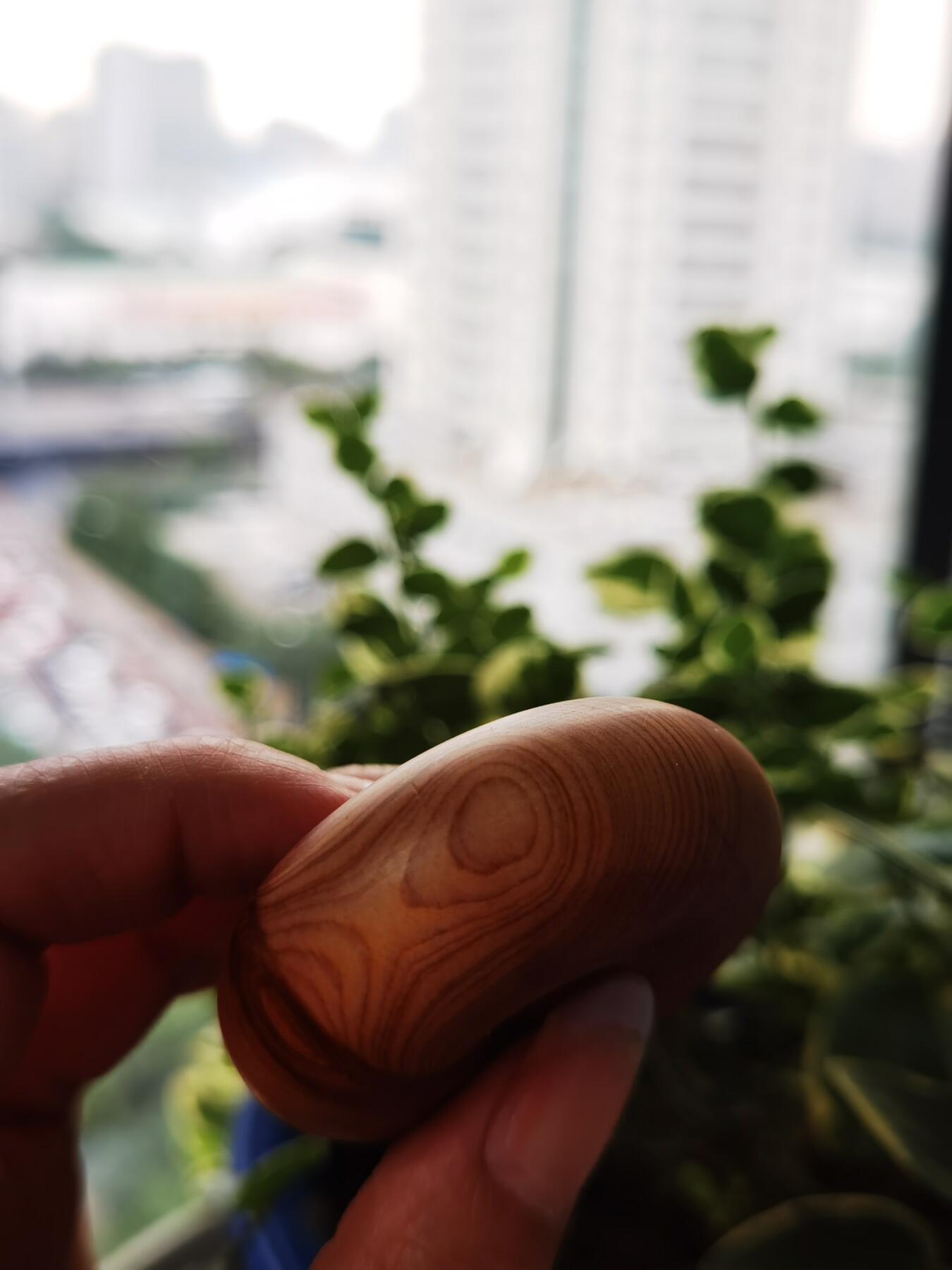 崖柏手把件