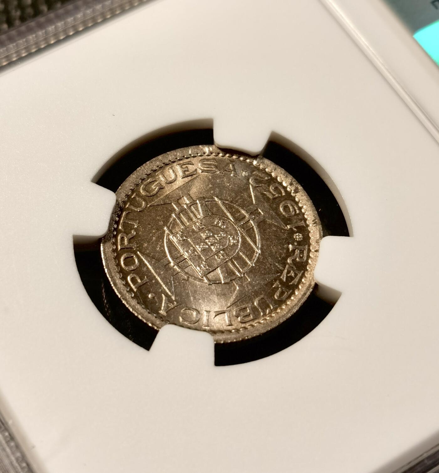  甄臻铺-世界币章拍卖（第25期），送拍享返佣金等优惠多多 NGC-MS65 澳门1952年50分，高分卷拆，两枚一组
