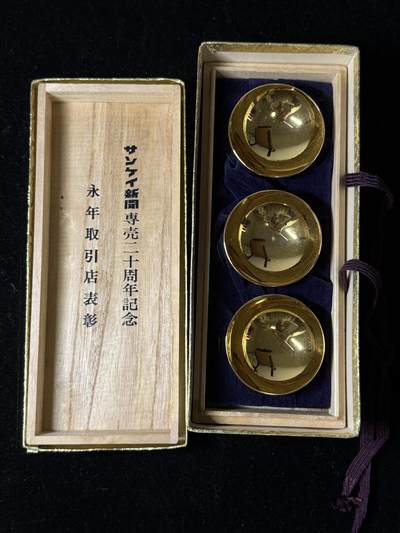 戎马世界章牌大赏第100期 - 日本新闻社纪念碗一套