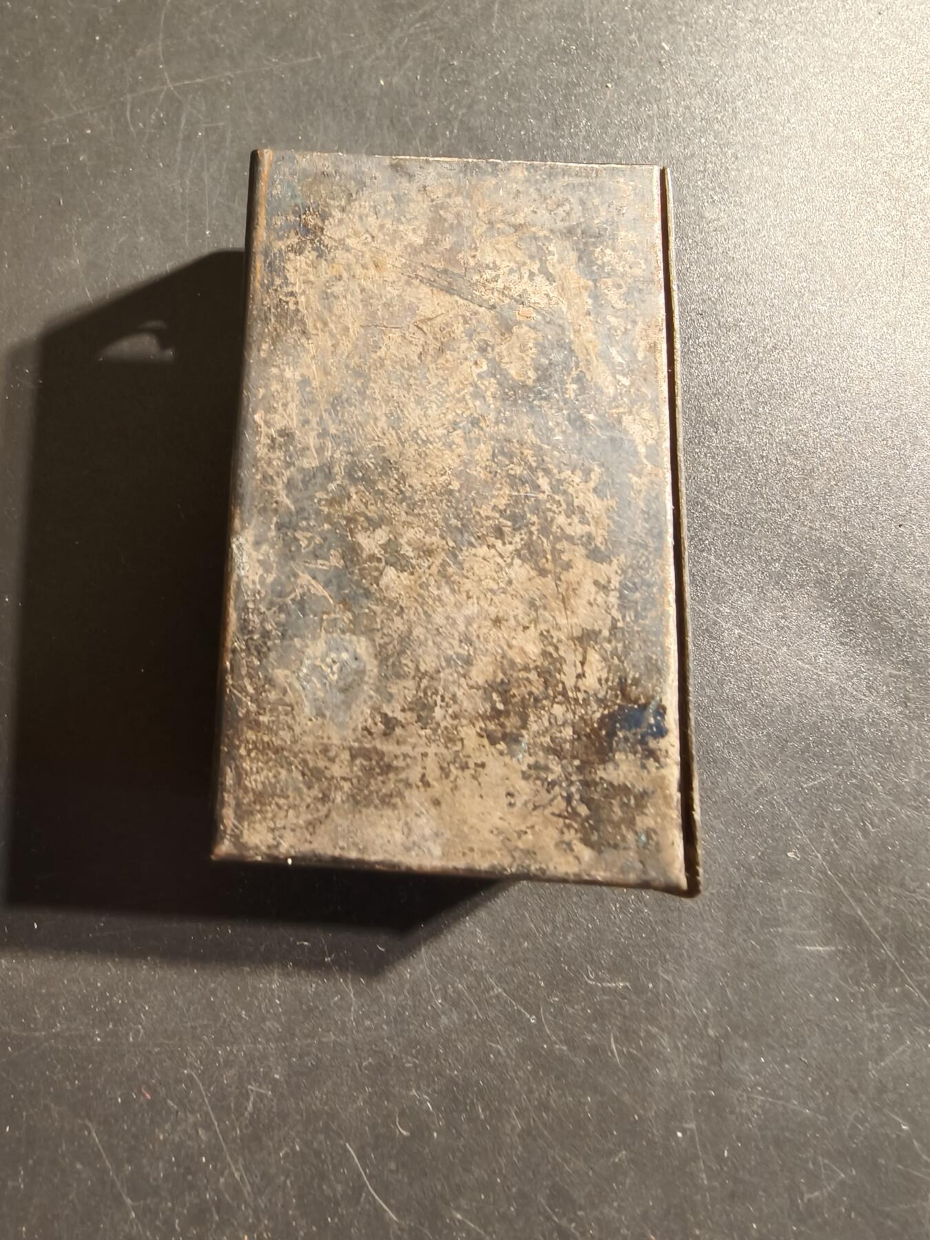 老王徽章第135期 德国烟盒    尺寸58×38×17mm