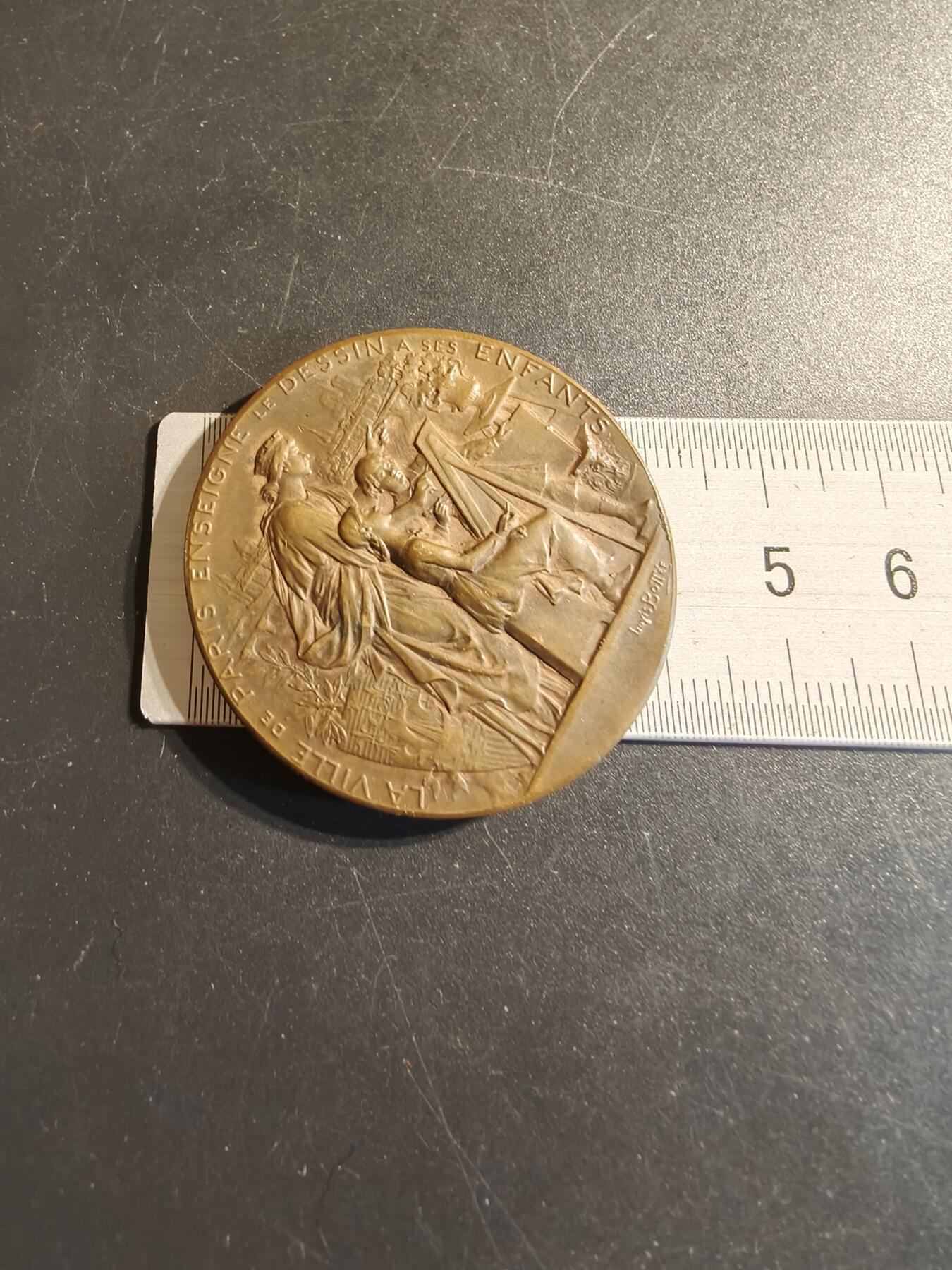 老王徽章第135期 法国1901年实发大铜章   原盒    直径41mm   重量37.1g
