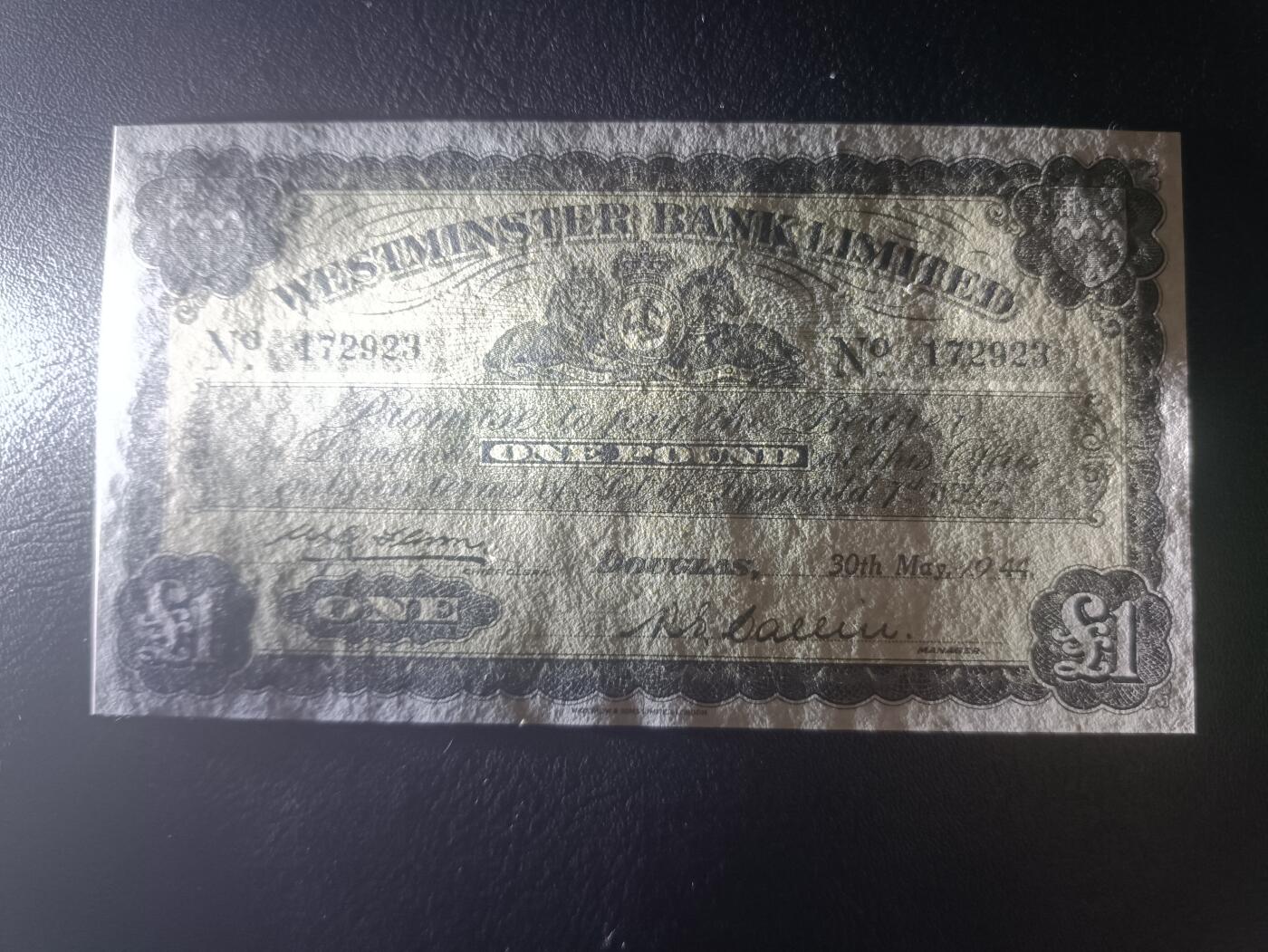 2025七月第二期（总第184期） 马恩岛威斯敏斯特银行1944年1镑UNC-，稀有的皇家三属地里的早期品种，有早期英镑的神韵，此品种实发行票PMG评级仅三张记录，最高分35分，故此品相极其难得