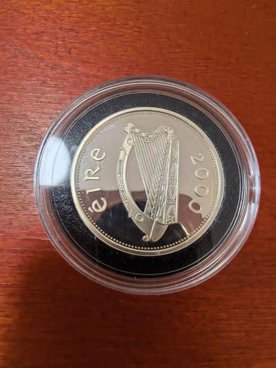 长老汇蛇年精选第二十三场拍卖 2000爱尔兰千禧年1镑精制银币，20克925银，安全边