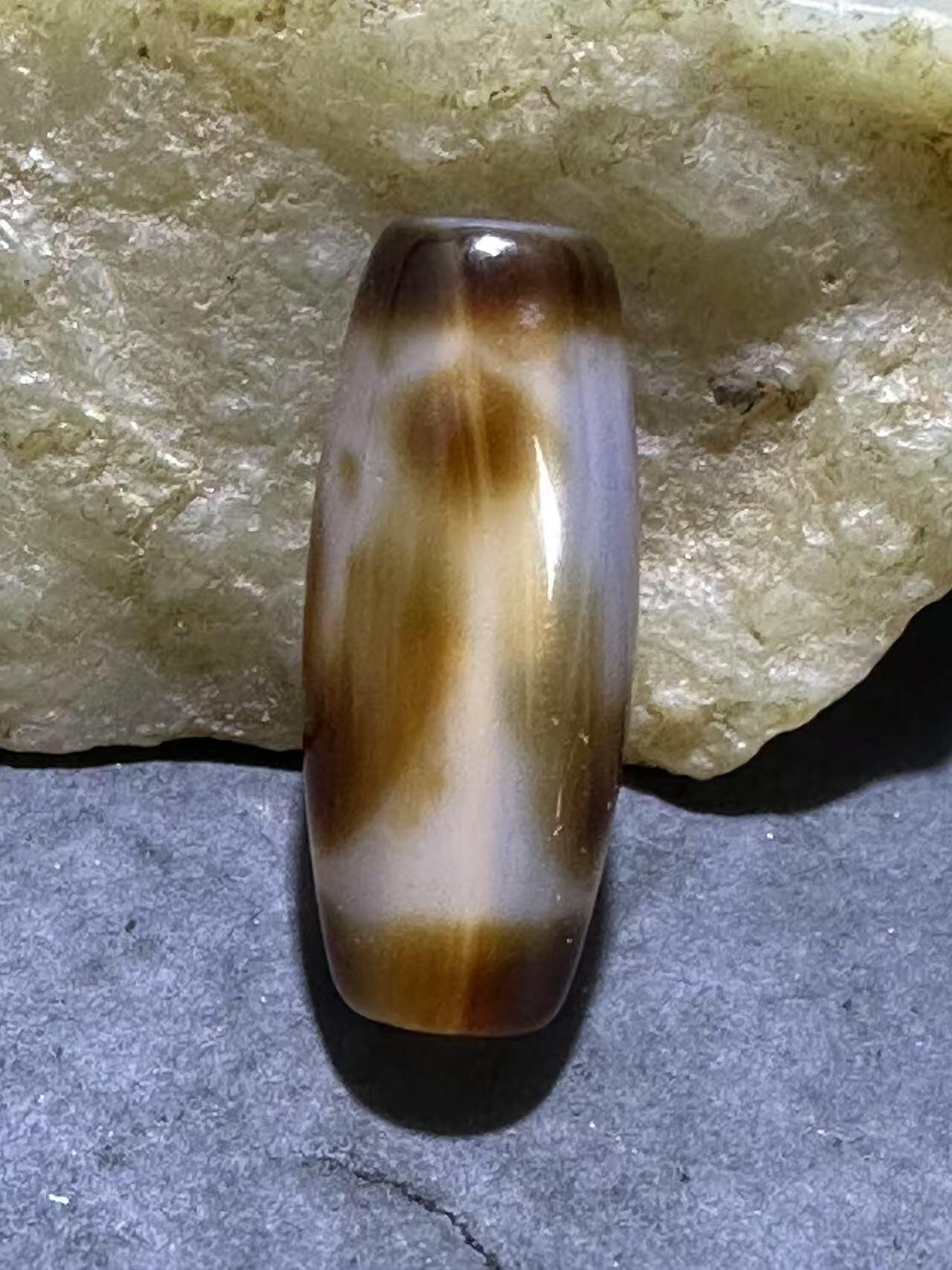 仅此一颗，藏传虎牙随形天珠一颗，