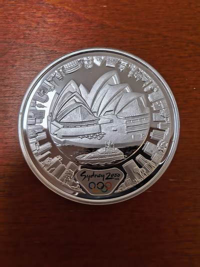 长老汇蛇年精选第二十四场拍卖 - 2000澳大利亚悉尼奥运会歌剧院5澳元局部彩色精制银币，1盎司999银，盒证全