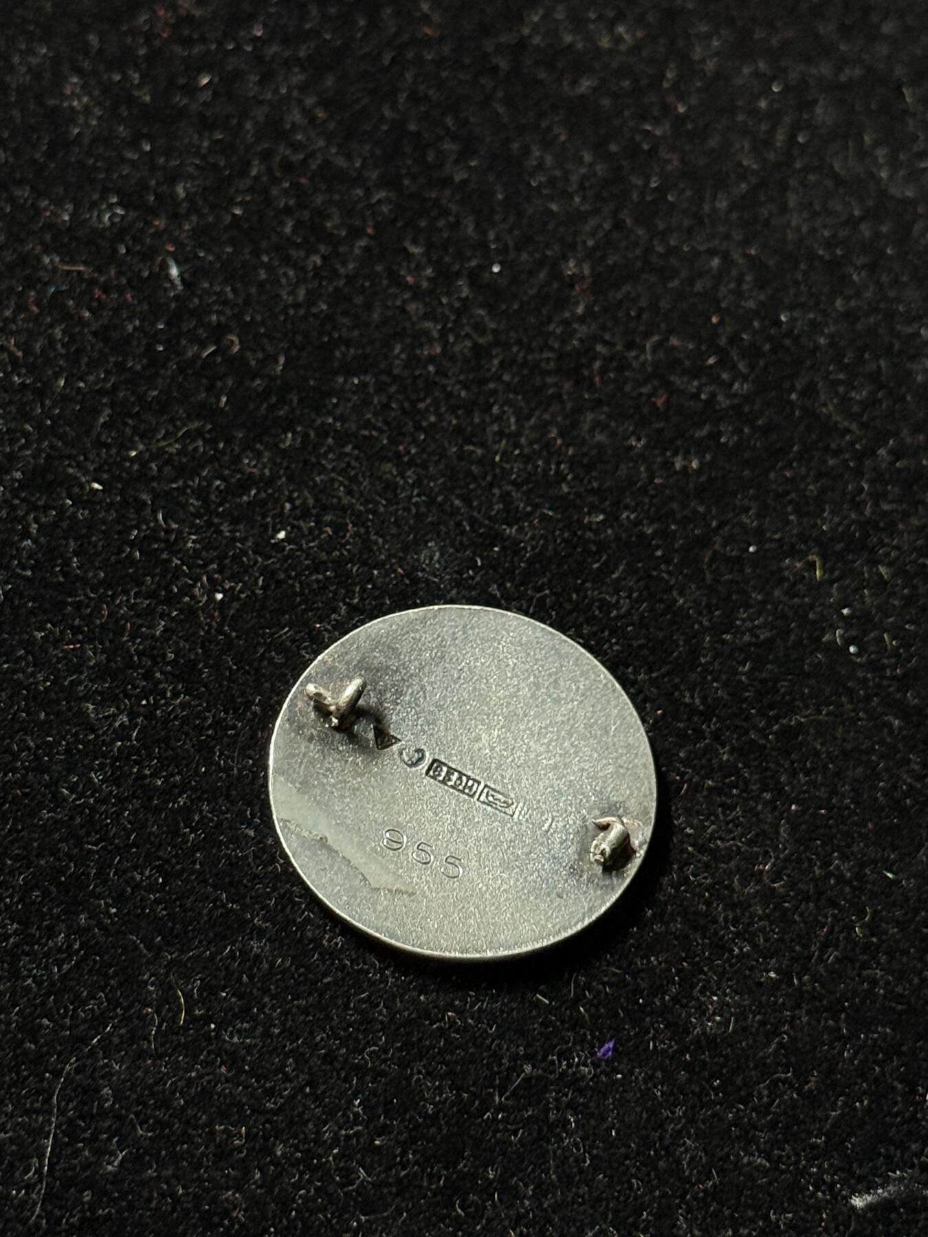 戎马世界章牌大赏第100期 芬兰实验室证章，银制