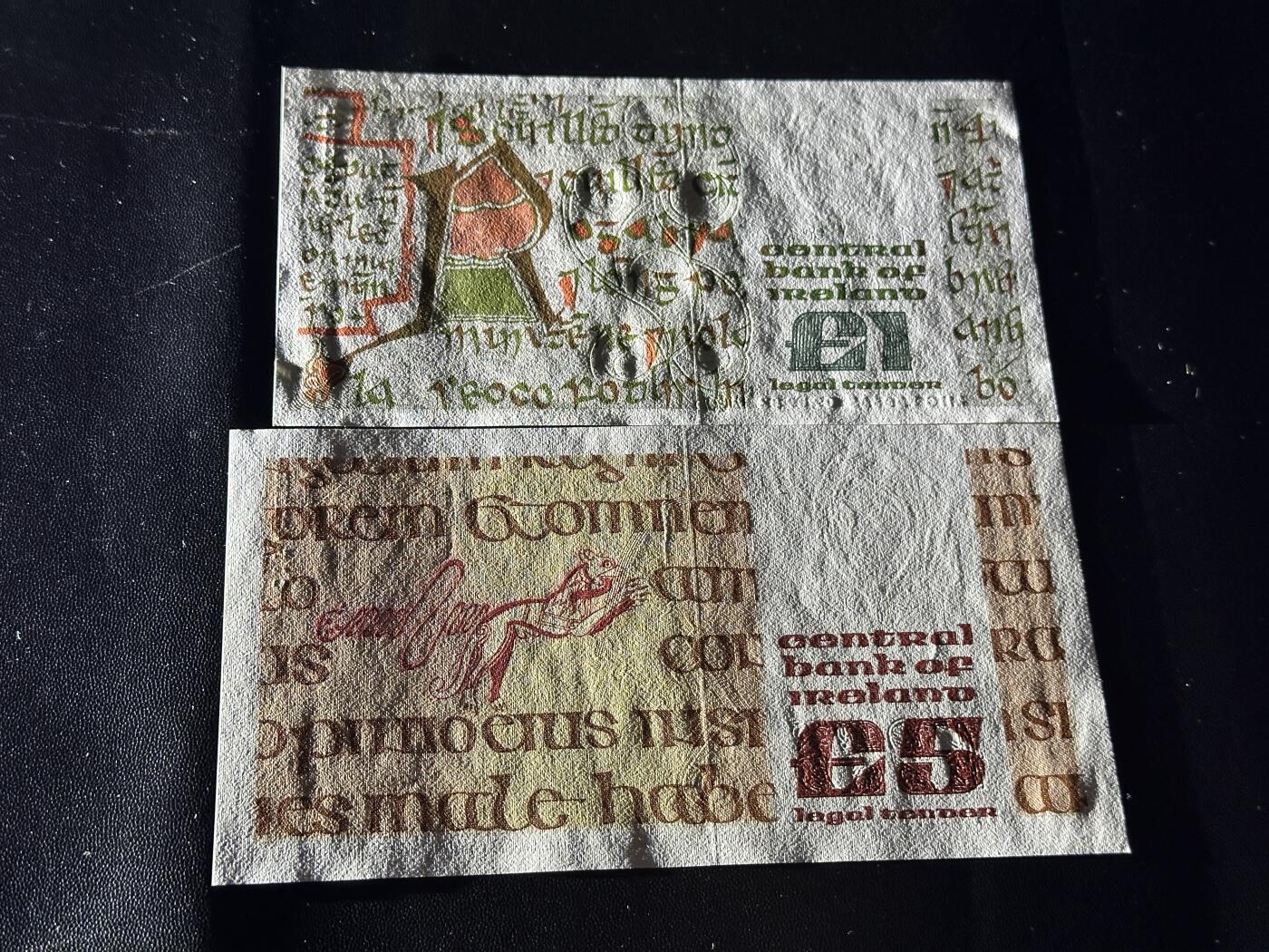 《外钞收藏家》第五百四十八期（本期以精品评级为主）（本平台长期征集拍品、欢迎藏友们联系合作） 1982盒87年爱尔兰1盒5镑（尾88） 全新UNC