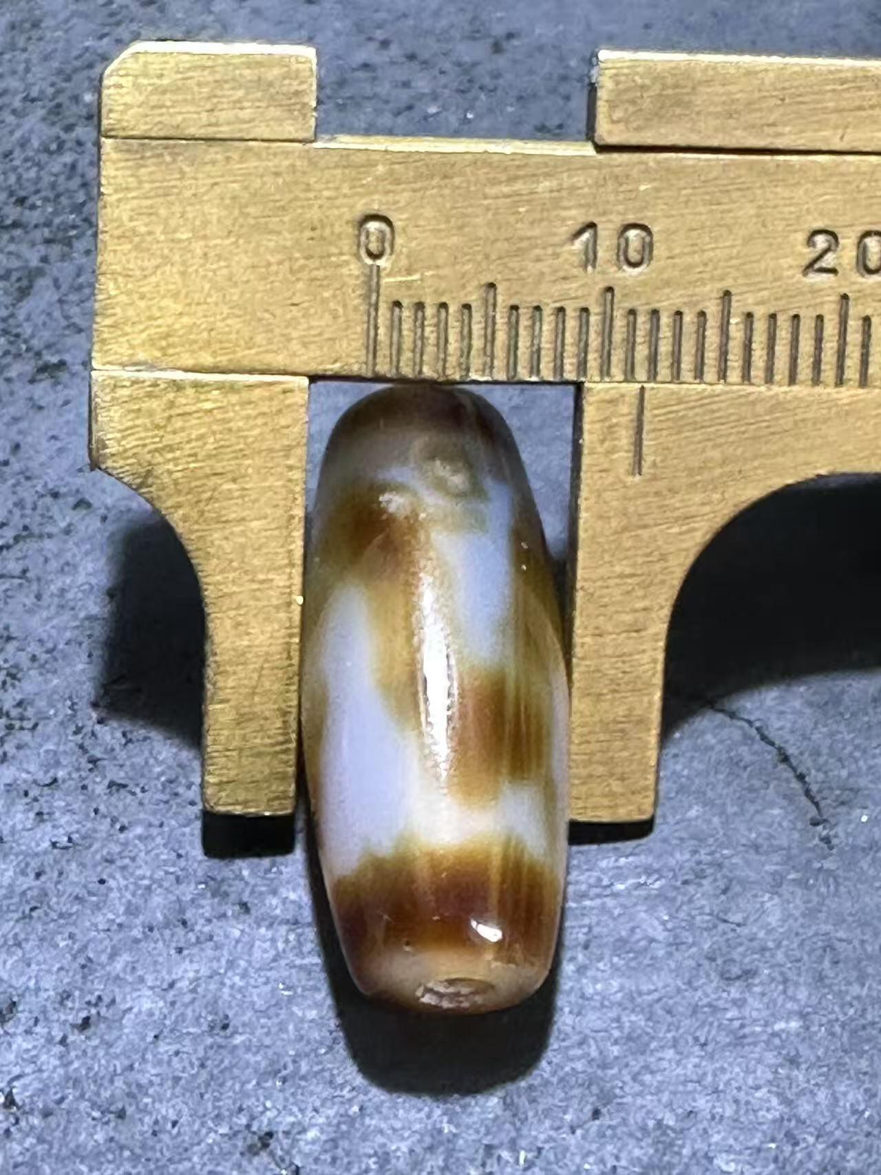仅此一颗，藏传虎牙随形天珠一颗，