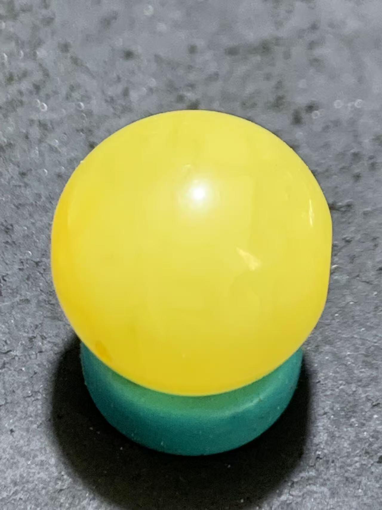 天然乌克兰原矿蜜蜡通货圆珠一颗，