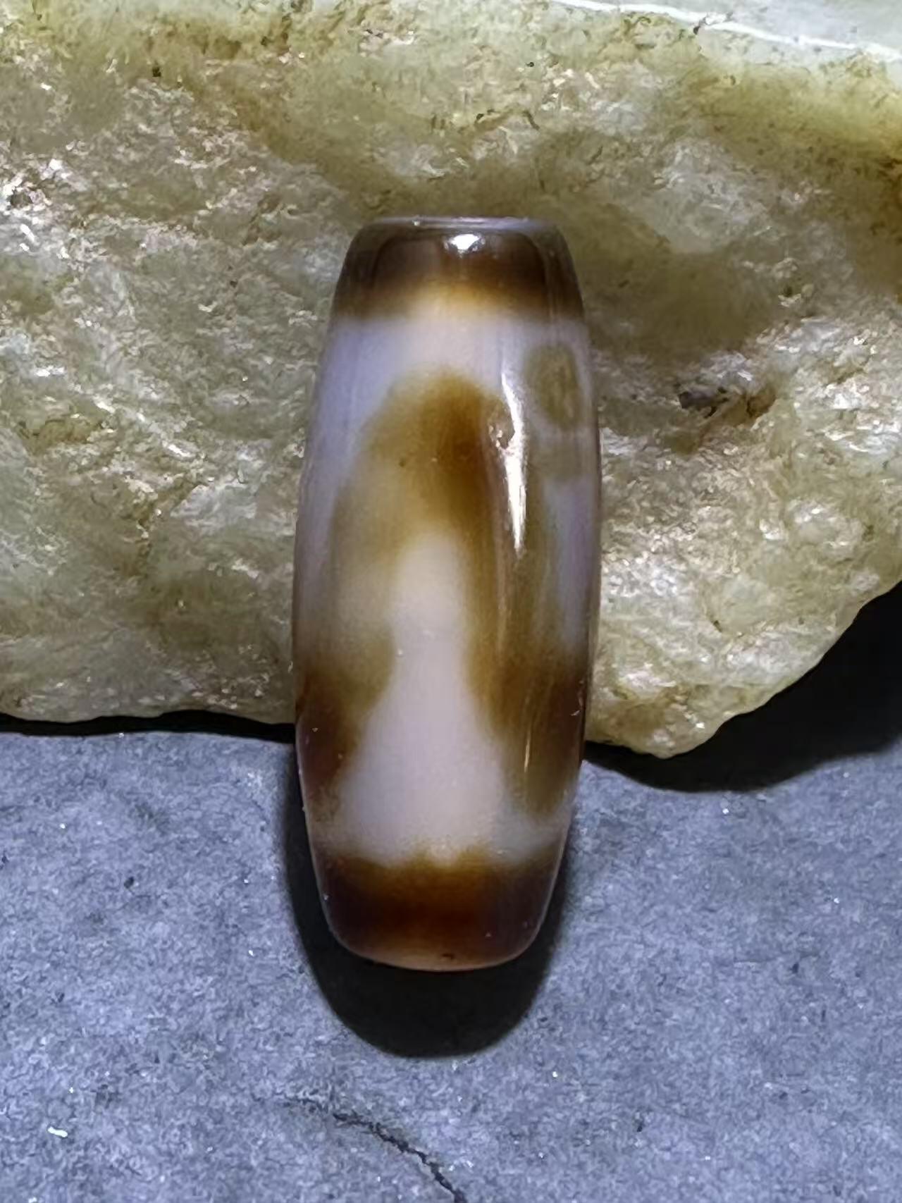 仅此一颗，藏传虎牙随形天珠一颗，