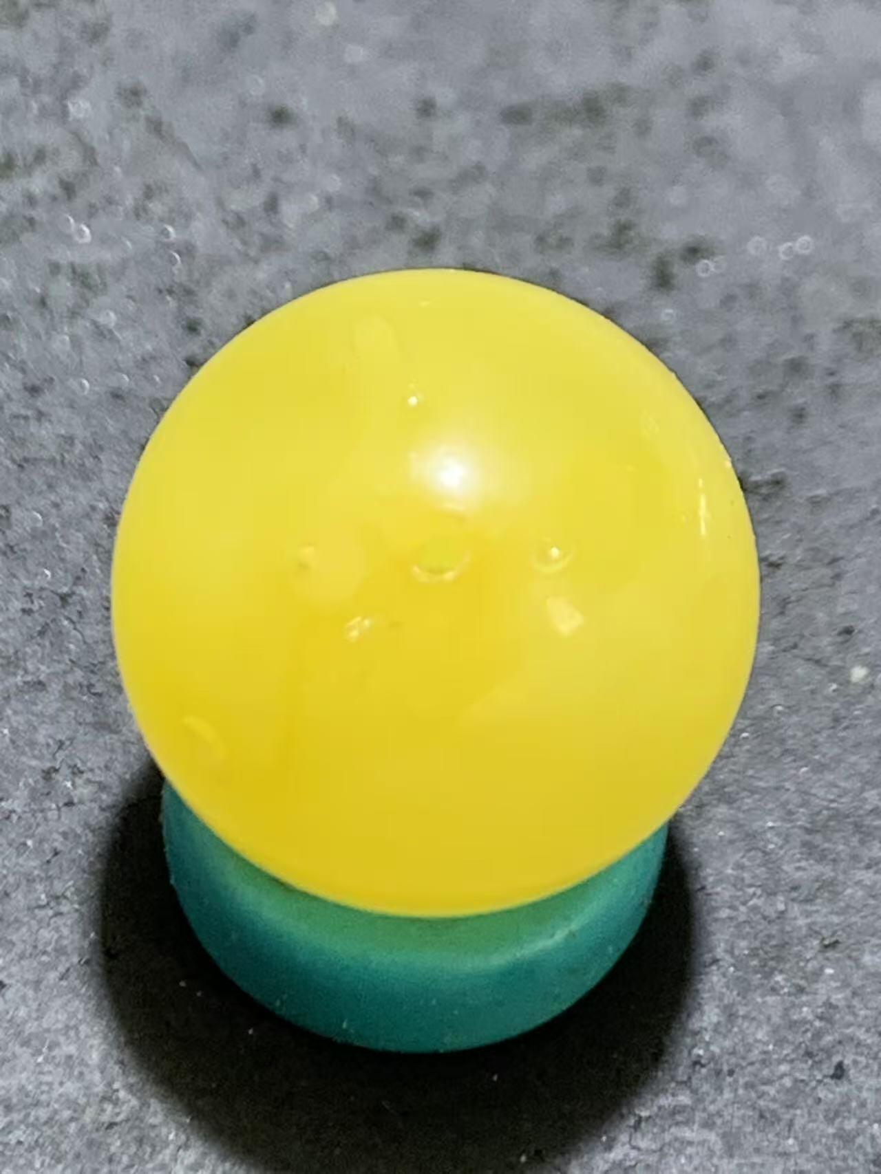 天然乌克兰原矿蜜蜡通货圆珠一颗，
