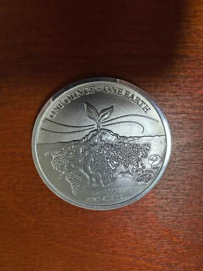 长老汇蛇年精选第二十四场拍卖 - 2022斐济一个地球1元银币，1盎司9995银，金属外盒