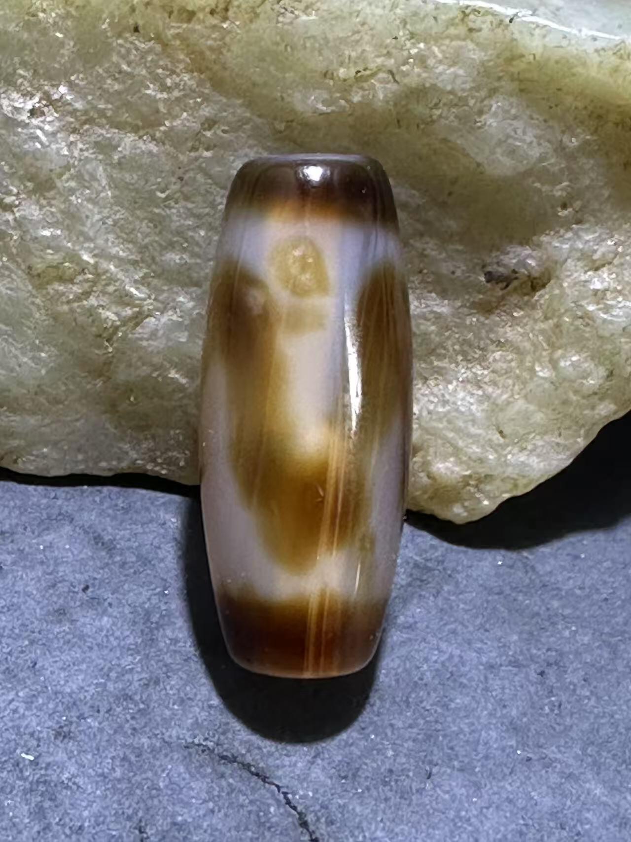 仅此一颗，藏传虎牙随形天珠一颗，