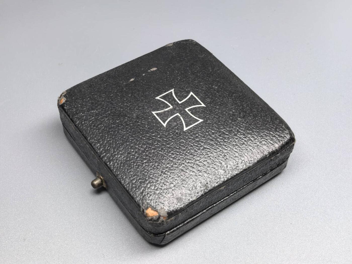 小驴勋章奖章收藏7月19日星期六晚18点拍卖（有偿代拍送拍规则在简介最后，参拍须阅读规则后再参拍，关系到运费包装发货时效真假辨别等关键信息）