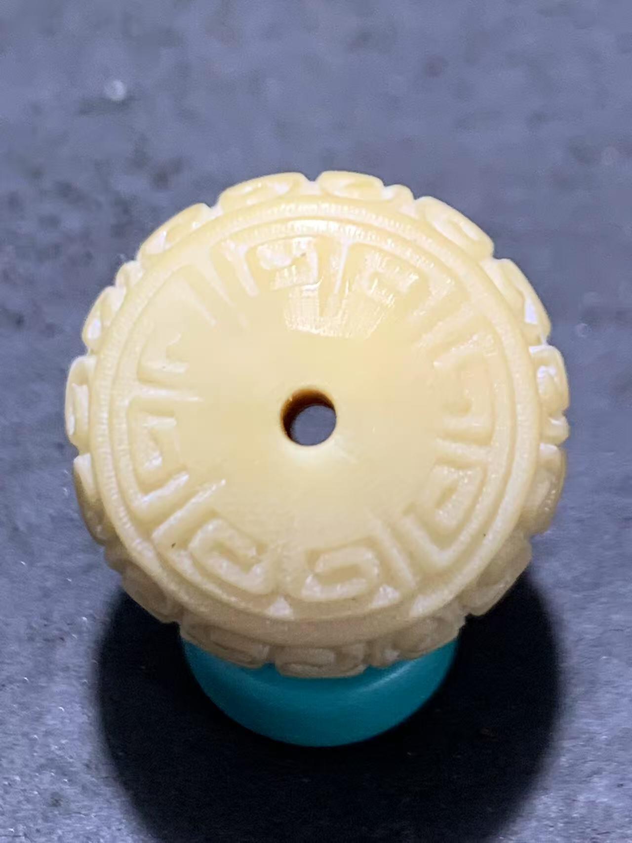 精美像呀果雕刻回纹珠一颗
