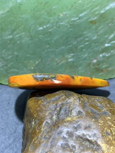 原皮高玉化草花纹战国红玛瑙通货吊坠一个， 原皮高玉化草花纹战国红玛瑙通货吊坠一个，