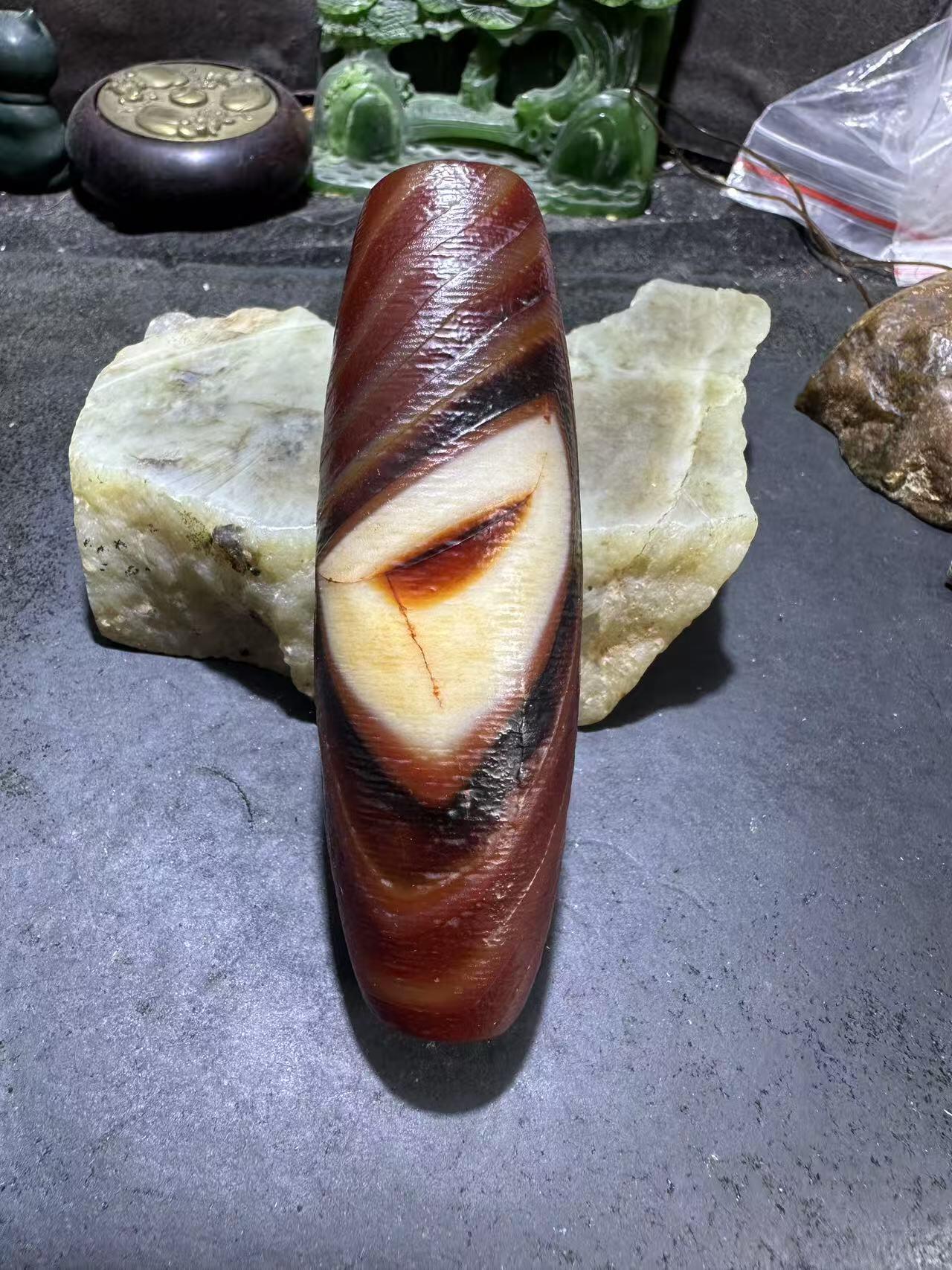 巨无霸天眼风化纹缠丝玛瑙大桶珠（把件)一颗