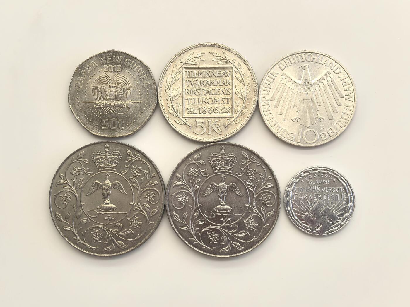 博洋堂世界钱币拍卖第131期（全场包邮） 少见第三帝国章、英国、瑞典等6枚一组，含2枚银币