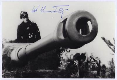 小驴勋章奖章收藏4月18日周六晚六点拍卖（珍爱和平，收藏战争，铭记历史，勿忘国耻，忠党爱国。有偿代拍，送拍规则在简介最后，参拍须阅读规则后再参拍，关系到运费包装发货时效真假辨别等关键信息，拍卖时不再发原图，看大图店主微信码在拍卖店铺介绍里或者找我要） 党卫军102重营装甲王牌Willi Fey战后爱克发相纸正反双亲笔签名