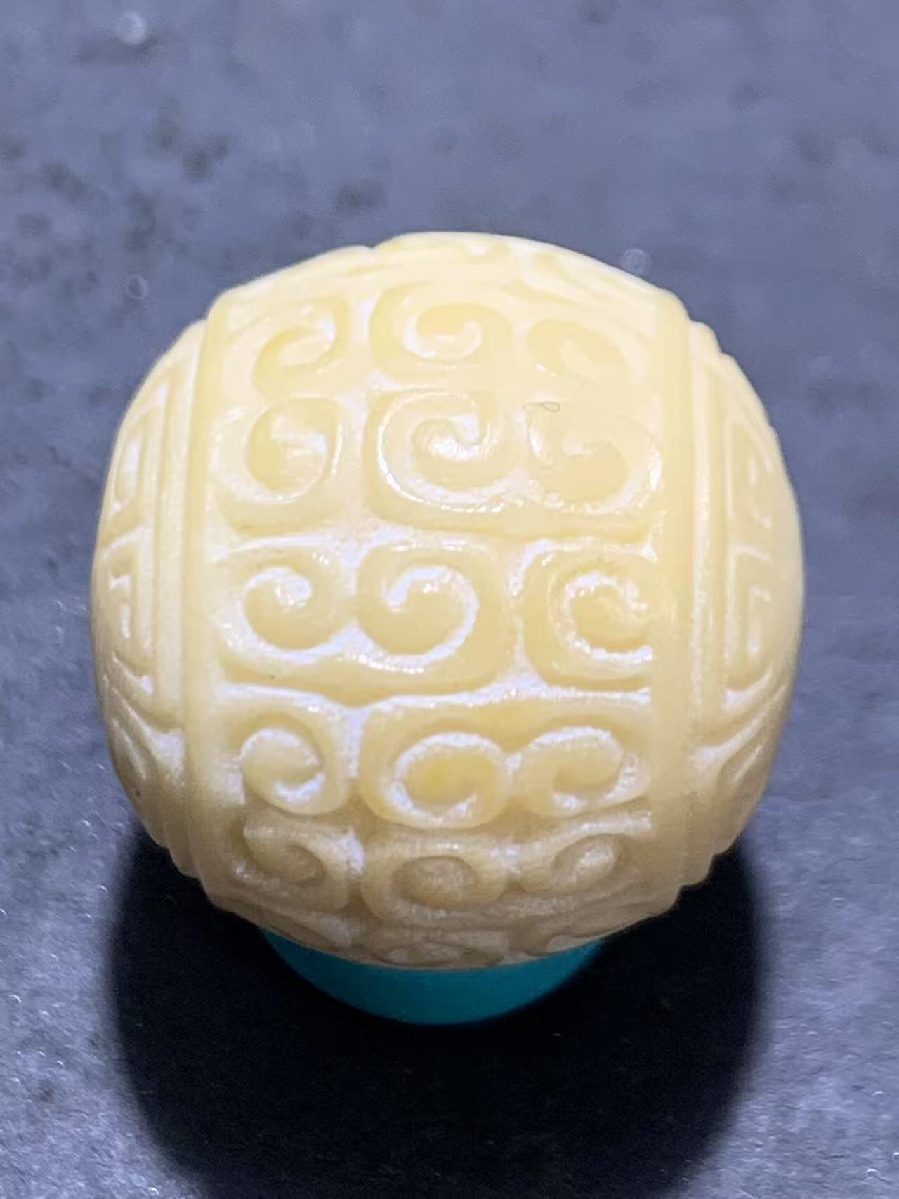 精美像呀果雕刻回纹珠一颗
