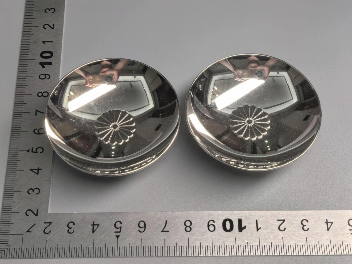 小驴勋章奖章收藏7月19日星期六晚18点拍卖（有偿代拍送拍规则在简介最后，参拍须阅读规则后再参拍，关系到运费包装发货时效真假辨别等关键信息） 日本装饰金属酒杯一对