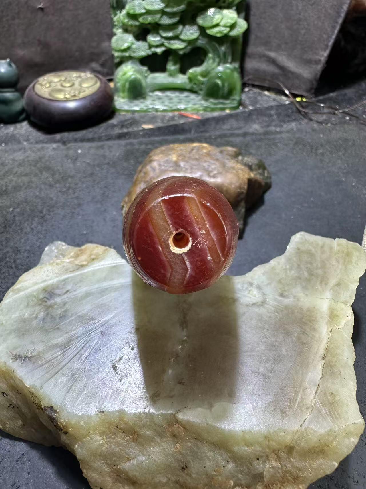 巨无霸天眼风化纹缠丝玛瑙大桶珠（把件)一颗