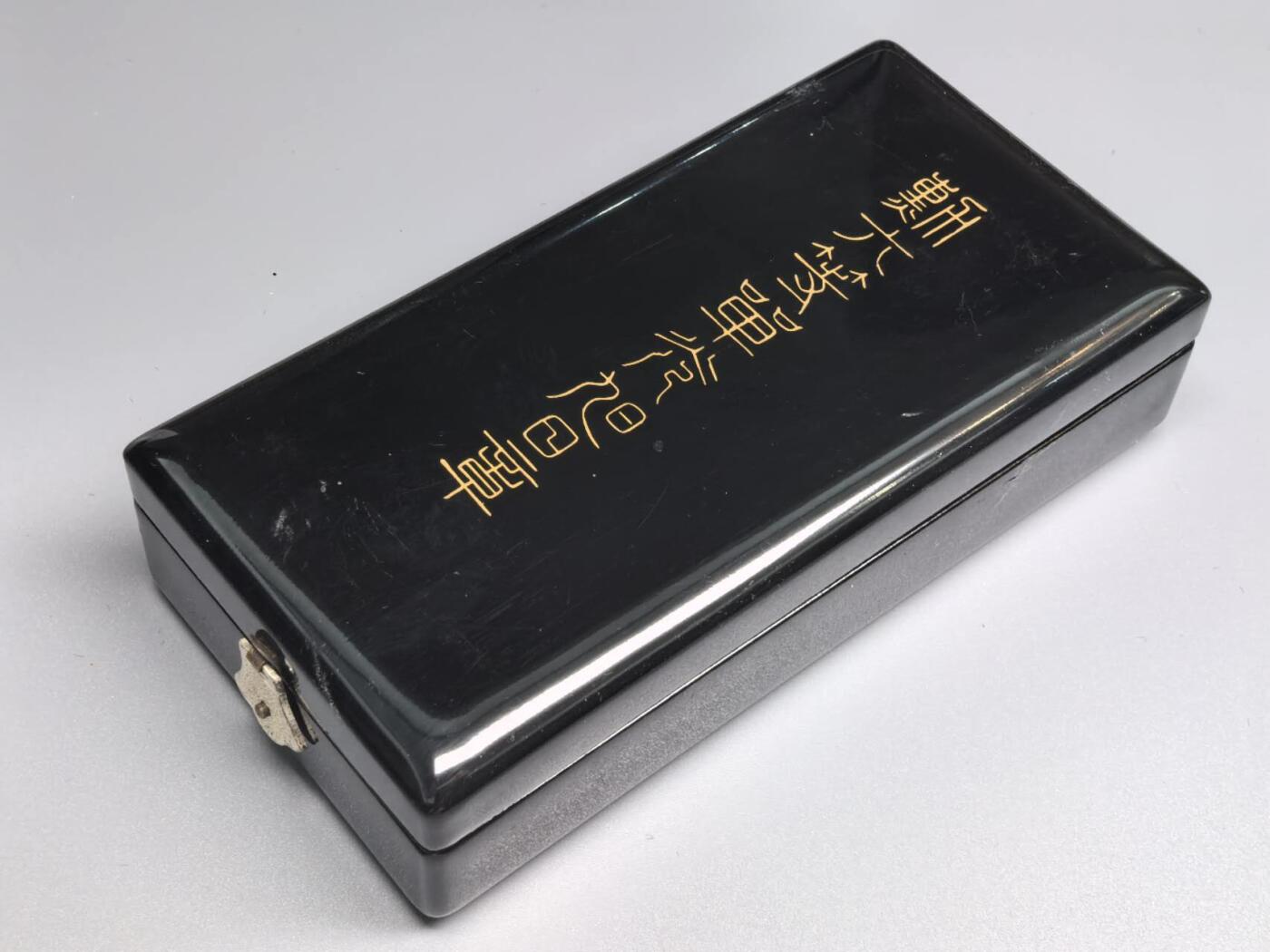 小驴勋章奖章收藏7月19日星期六晚18点拍卖（有偿代拍送拍规则在简介最后，参拍须阅读规则后再参拍，关系到运费包装发货时效真假辨别等关键信息） 勋六等单光旭日章带原盒，银质七宝烧