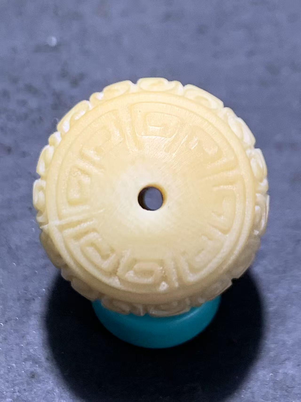 精美像呀果雕刻回纹珠一颗