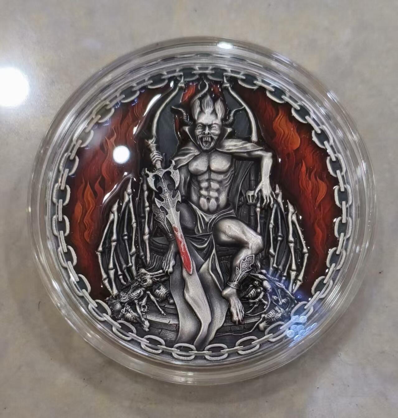 第166期拍卖【长期征集拍品】 喀麦隆2022年，天使魔王系列(2)-梅菲斯特.费勒斯，2盎司超高浮雕仿古、镶嵌红色树脂、彩色银币. 盒证全. 系列第2枚. 热门系列(此系列即将发行第3枚). 国外售价398美元