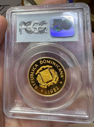 【金钰满堂钱币第四十三期】中国金银币/NGC评级币/金总封装币/国外金币 多米尼加1982年200比索儿童年金币PCGS68 17.17克 含金量90%