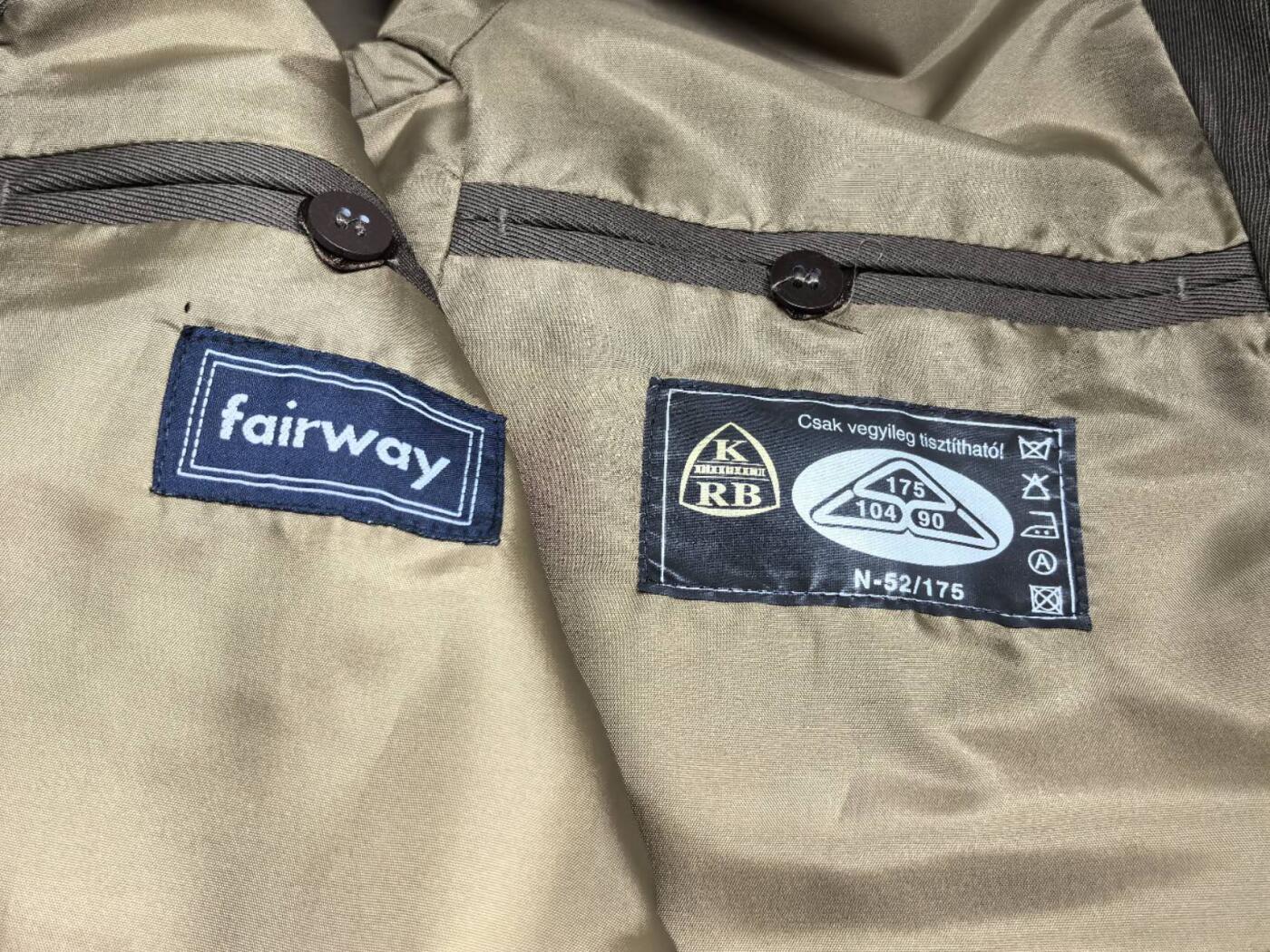 小驴勋章奖章收藏7月19日星期六晚18点拍卖（有偿代拍送拍规则在简介最后，参拍须阅读规则后再参拍，关系到运费包装发货时效真假辨别等关键信息） 匈牙利少校常服上衣加裤子一套，就职单位：匈牙利国防军物资保障仓储基地（臂章）