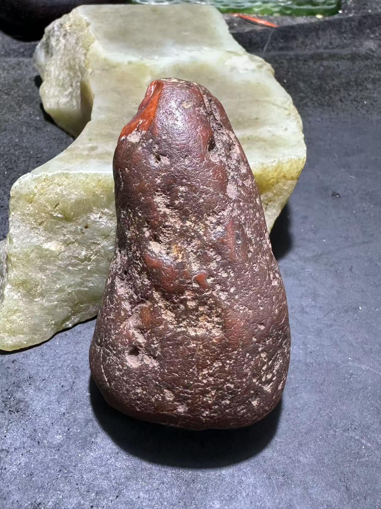 精美铁红皮开窗料柿子红冻料南红玛瑙原石一颗，