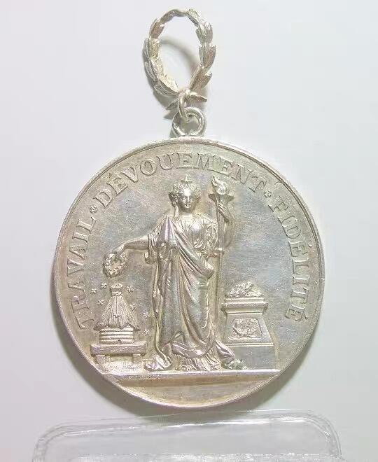 【银】法国1893年 女神站像高浮雕精制大银章 42MM 22.2克