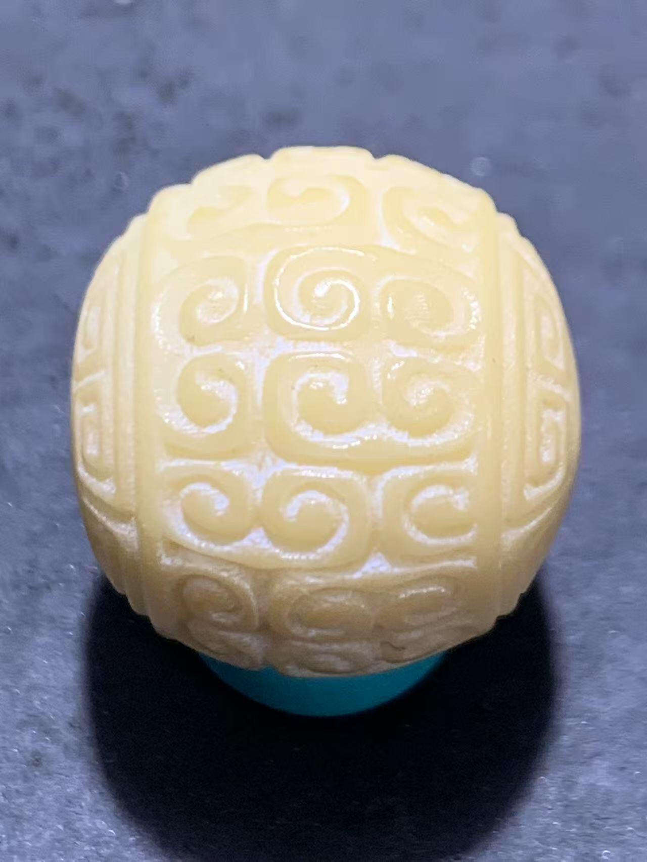 精美像呀果雕刻回纹珠一颗