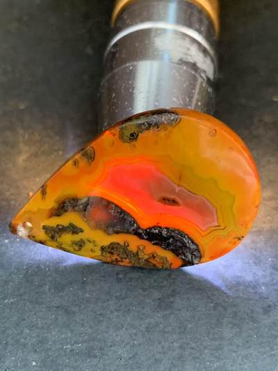 原皮高玉化草花纹战国红玛瑙通货吊坠一个， 原皮高玉化草花纹战国红玛瑙通货吊坠一个，