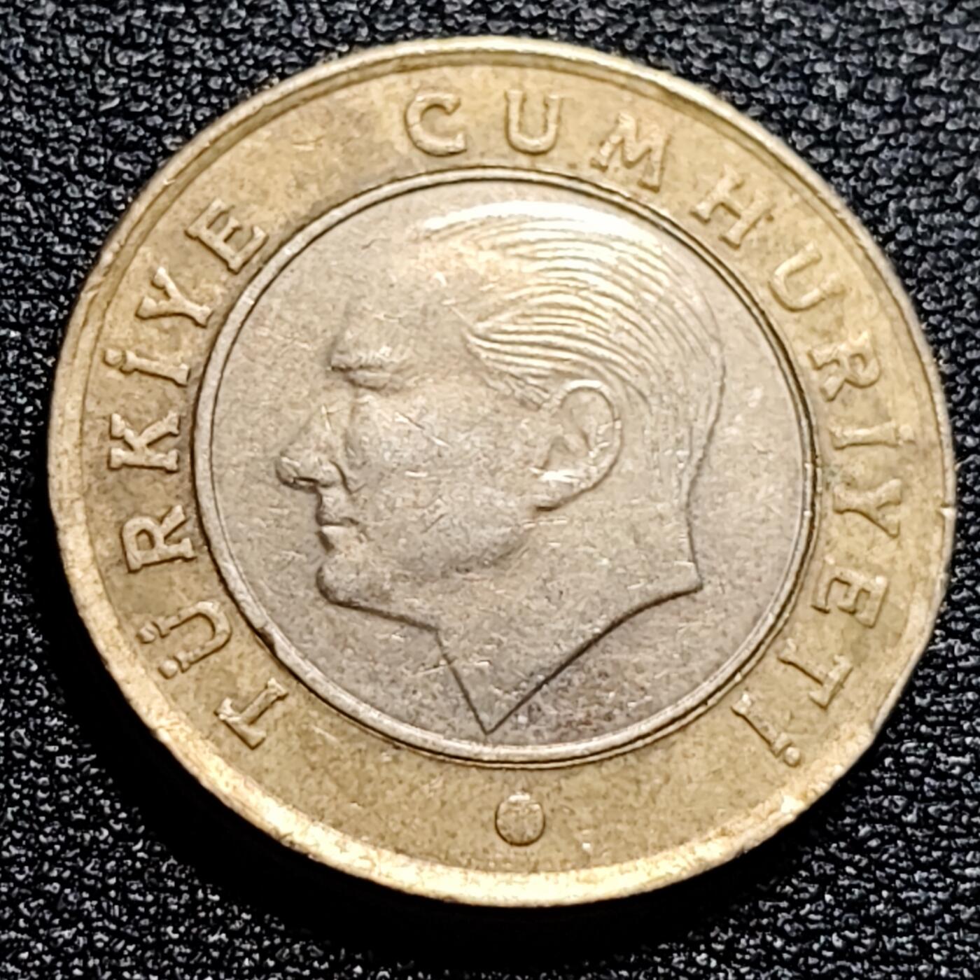 泉币菌-第57场-各国散币场 土耳其一里拉双色币 26mm 凯末尔总统